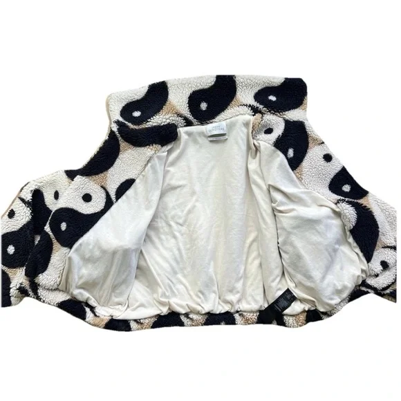 Urban Outfitters Olivia Sherpa Jacket Small Yin Yang Y2K Indie Cozy Teddy RARE - Picture 4 of 11